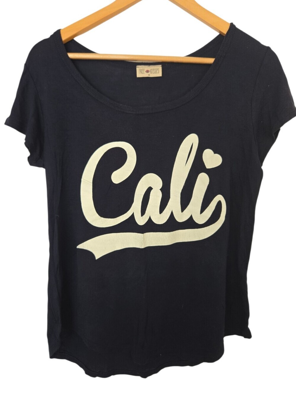 ✨ Free Kisses "Cali" Graphic Tee | Navy Short Sleeve Graphic T-Shirt | Size Med